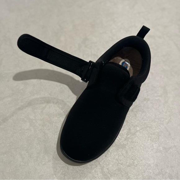 Dr. Comfort Marla Black Machine Washable Double Depth Shoe, Size 8 1/2 Wide - Picture 11 of 14